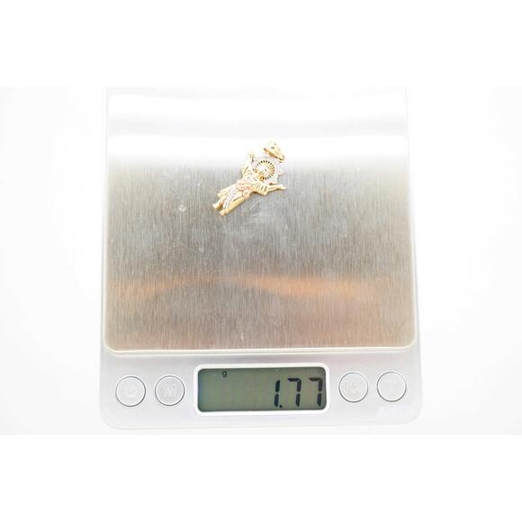 Estate Sale 14k Gold Jesus Pendant with Cubic Zirconia - Unisex - 1.8g - Picture 6 of 6